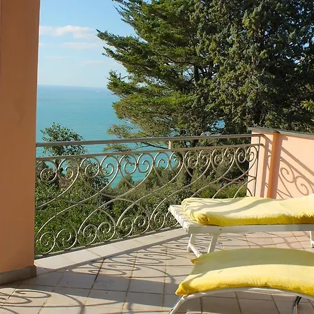Le Palme Bed & Breakfast Ameglia