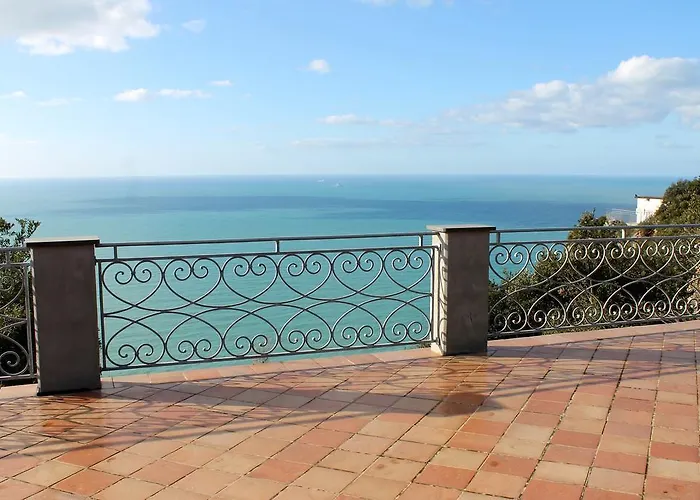 Le Palme Bed and Breakfast Ameglia