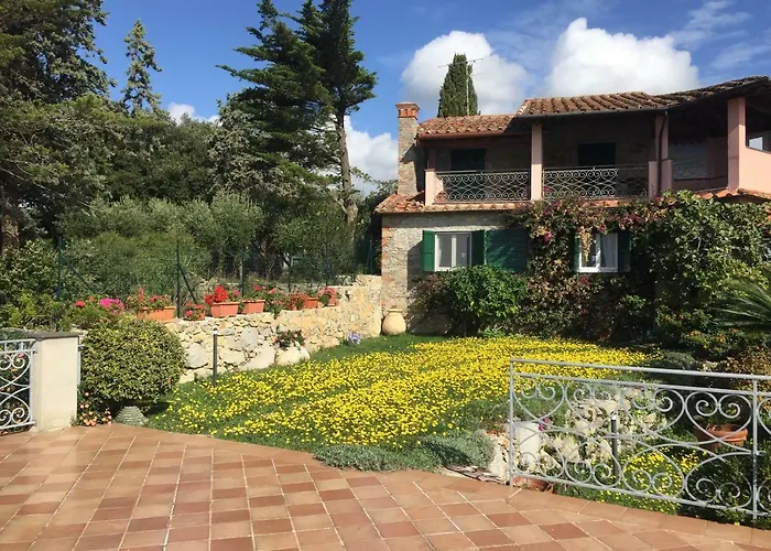 Le Palme Bed and Breakfast Ameglia